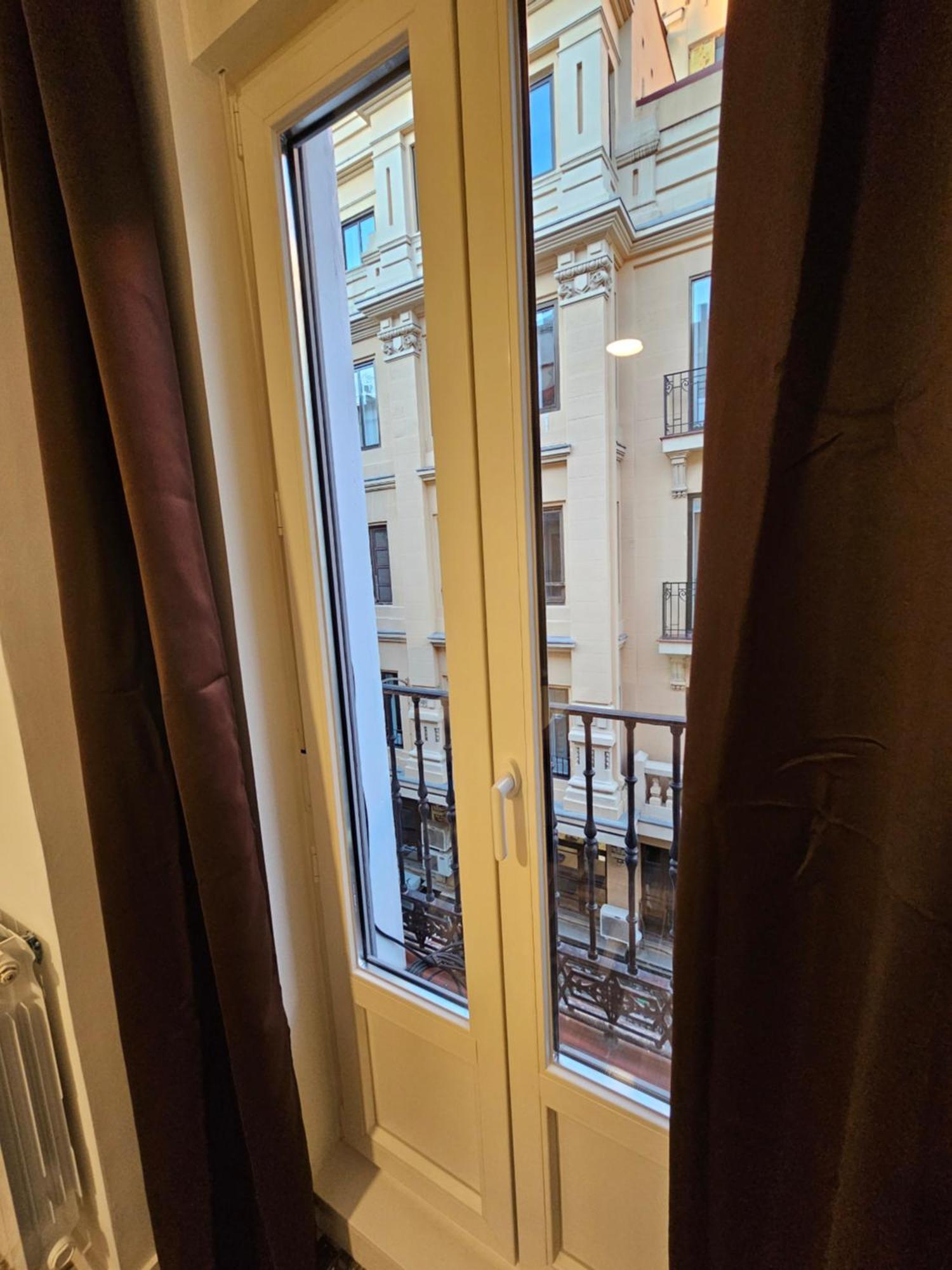 מדריד Hostal Andrea Granvia מראה חיצוני תמונה
